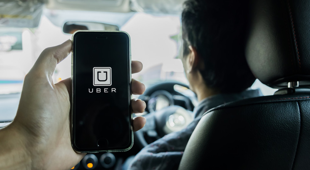 Uber i Lyft zbudowały swoje interesy odmawiając kierowcom podstawowych przywilejów pracowniczych - oceniła stanowa prokurator (fot. shutterstock) Uber i Lyft pozwany za łamanie praw pracowniczych