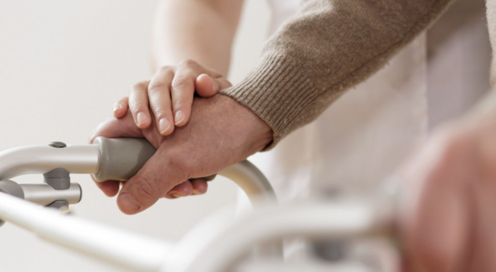Cały problem w tym, że pielęgniarki z DPS-ów nie są w resorcie zdrowia (fot.shutterstock) Nierówne płace pielęgniarek. Tam zarabiają najmniej