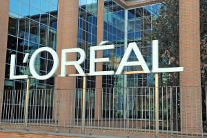 L'Oreal planuje powrót pracowników do biur. Ci nie chcą i... obawiają się zwolnień