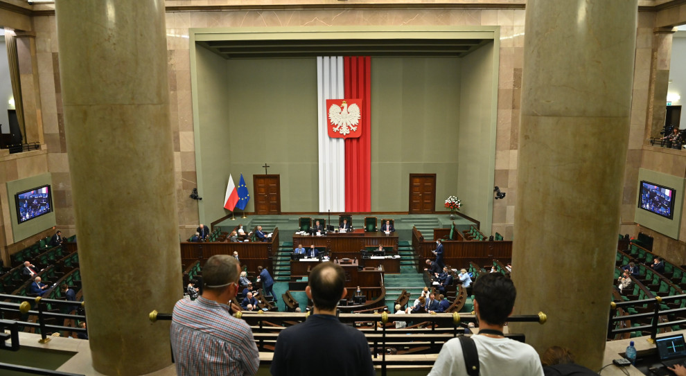 (fot. Twitter/Sejm) Gigantyczne podwyżki wynagrodzenia polityków. Prezydent zarobi 26 tys. zł