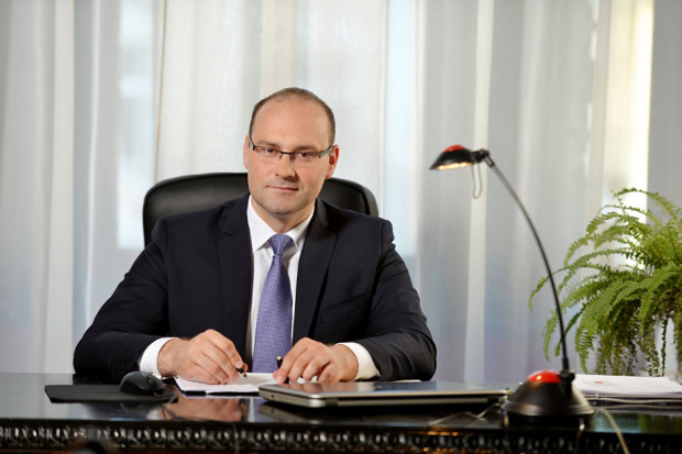 Burmistrz Kłodzka odchodzi z PO. Powodem pomysł podwyżek dla posłów