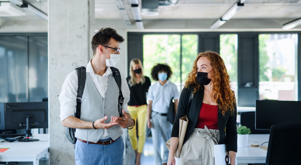 Firmy nadal będą potrzebowały biur, ale będą to już całkiem inne obiekty niż kiedyś. (fot. Shutterstock) Za nami pół roku pracy zdalnej. Biura nie wrócą już do dawnej rzeczywistości