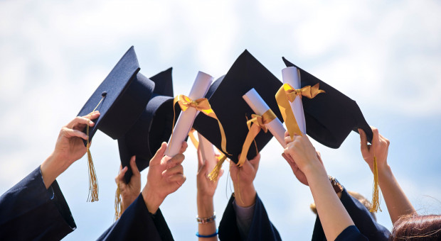 Laureaci programu będą otrzymywali stypendium, które wynosi 1700 zł miesięcznie w trakcie trwania kursu oraz 1500 zł miesięcznie dla studentów studiów II stopnia (fot. shutterstock) Są wyniki naboru do programu stypendialnego im. Ignacego Łukasiewicza