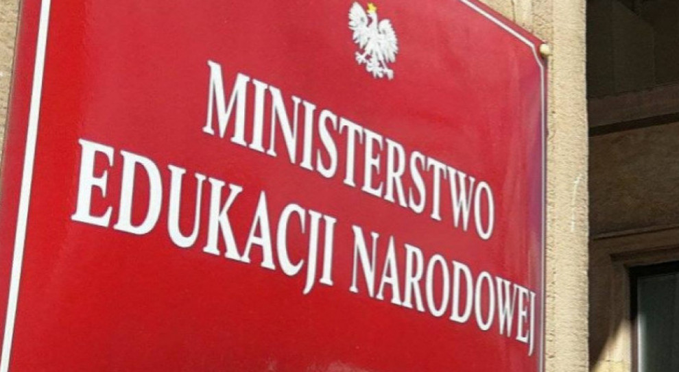 Pracodawca jest zobowiązany do tego, aby chronić zdrowie i życie pracowników przez zapewnienie bezpiecznych i higienicznych warunków pracy. (Fot. Archiwum) MEN: nie ma podstaw prawnych do składania przez nauczycieli oświadczeń o stanie ich zdrowia