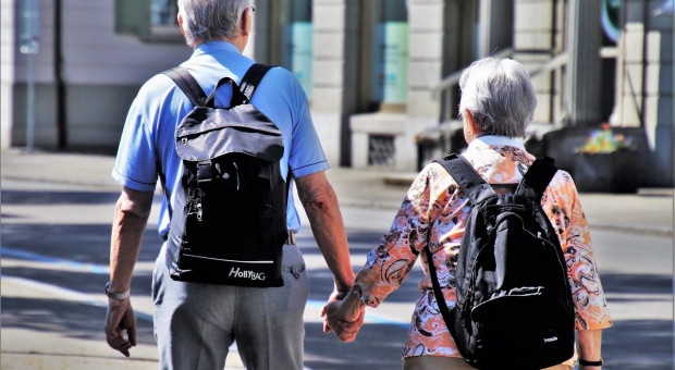 Czternasta emerytura to ok. 1000 zł na rękę (fot. archiwum) Czternasta emerytura trafi do seniorów w listopadzie lub w grudniu