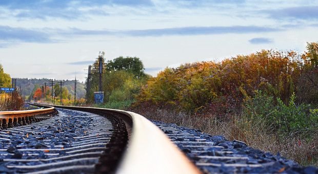 Dla uczniów PKP PLK zapewniają praktyki zawodowe oraz stypendia. (fot. Andypoland z Pixabay) PKP PLK walczy z luką pokoleniową. Blisko 2 tys. przyszłych kolejarzy rozpoczęło naukę