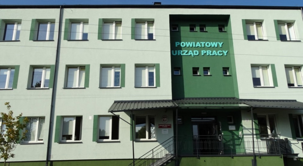 Wartość Tarczy Antykryzysowej - przyznanej decyzjami Ministra Rodziny, Pracy i Polityki Społecznej dla powiatu wołomińskiego to 100 milionów złotych (fot. ilustracyjne: Starostwo w Zgierzu) Urząd pracy realizuje swoje podstawowe zadania oraz wdraża Tarczę Antykryzysową
