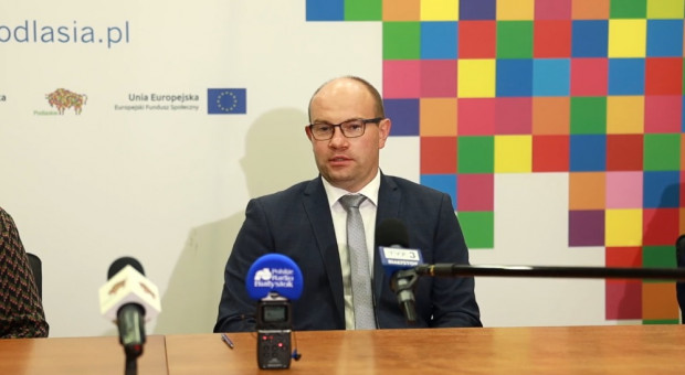Umowy zawarto z firmami: Domel, Kinga i Budrad (fot. facebook.com/wojpodlaskie) Podlaskie: Miliony z UE na innowacyjne inwestycje dla firm