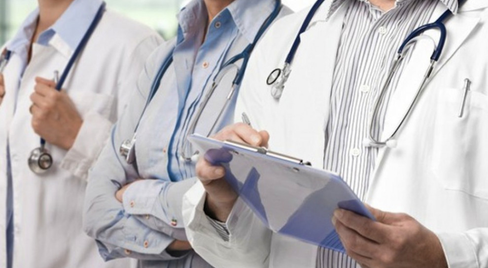 Pandemia pokazała, że również zakaźnicy to deficytowa profesja (fot.fotolia) Priorytetowe specjalizacje i nieobsadzone miejsca, czyli rezydentury do zmiany