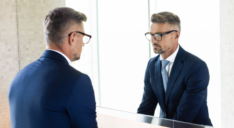 Ten rok w kwestii wynagrodzeń miał być rekordowy. Po części jest. (Fot. shutterstock) Ćwiczysz przed lustrem rozmowę o podwyżkę? W tym roku ta umiejętność się nie przyda...