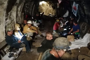 Pod ziemią protestuje już ponad 400 górników