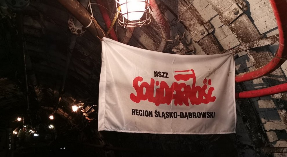 Decyzja o kontynuowaniu związkowo-rządowych negocjacji w formie zespołów roboczych zapadła podczas zakończonej w nocy ze środy na czwartek kolejnej tury rozmów (fot. facebook.com/SlaskoDabrowskaSolidarnosc) Podziemny protest górników: Zespoły robocze omawiają sytuację kopalń