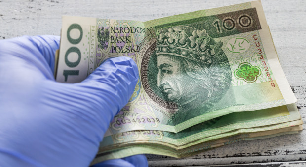 Pieniądze trafią do mikro-, małych i średnich firm oraz osób samozatrudnionych prowadzących działalność gospodarczą (fot. shutterstock) Miliony dla podlaskich firm na walkę z koronawirusem