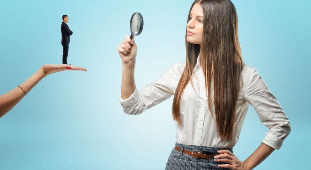 Na umowach cywilnoprawnych łącznie pracuje 1,3 mln Polaków, jednak rząd nie ma informacji, ile osób pracuje na umowach o dzieło (fot. shutterstock) ZUS skontroluje umowy o dzieło