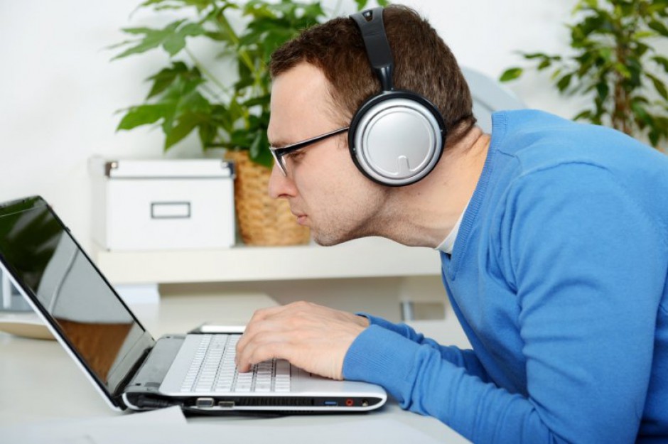 Pracodawca, chcąc monitorować komputer pracownika, w pierwszej kolejności musi poinformować zatrudnionego o takim zamiarze. (Fot. Fotolia)