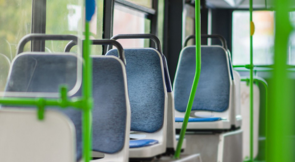 Studenci krakowskich uczelni mogą sprawnie poruszać się miejską komunikacją (fot. Shutterstock.com) Łatwiejsze podróżowanie dla studentów. Przewoźnik radzi