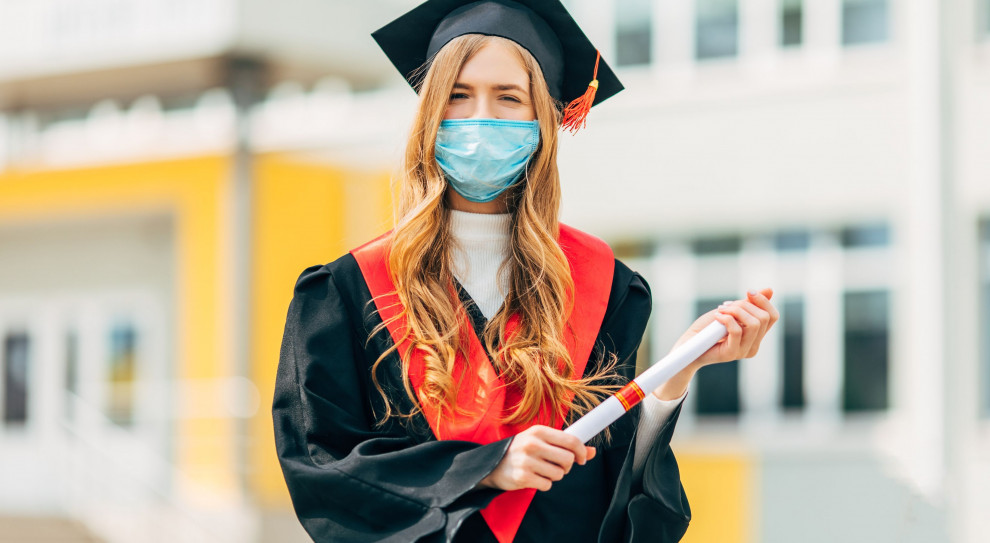 Domy studenckie funkcjonują w warunkach sanitarnego reżimu (fot. shutterstock) Warszawski Uniwersytet Medyczny: W akademikach nie ma już wolnych miejsc