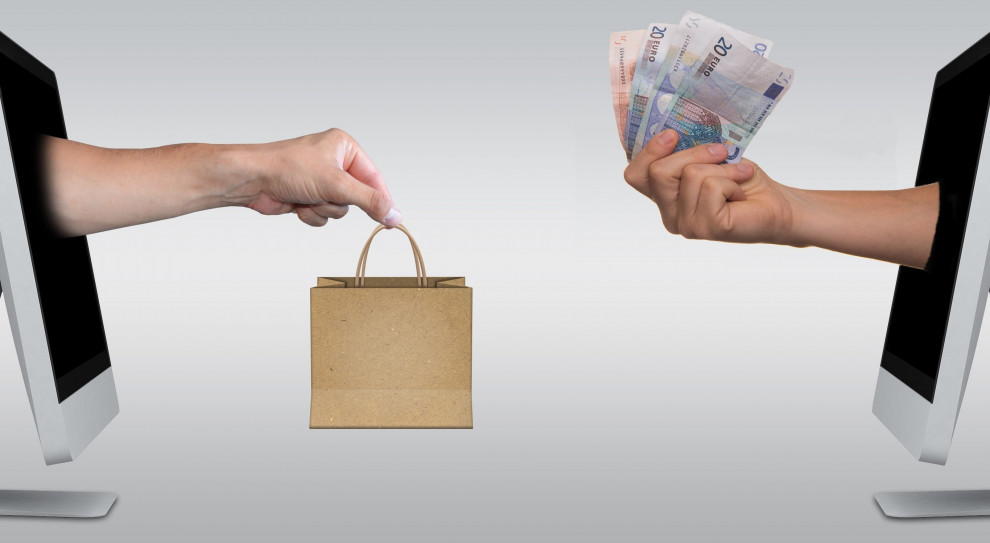 W ciągu zaledwie pięciu miesięcy w tym roku - od lutego do lipca - w sektorach takich jak handel detaliczny sprzedaż internetowa wzrosła w takim stopniu jak w ciągu pięciu wcześniejszych lat (fot.pxfuel.com) Zagrożenia dla brytyjskiego rynku pracy: pandemia i automatyzacja
