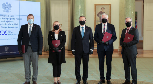 Nowi członkowie RDS powołani przez prezydenta RP (fot.twitter.com/MRPiT_GOV_PL) Nowi członkowie Rady Dialogu Społecznego ze strony rządowej