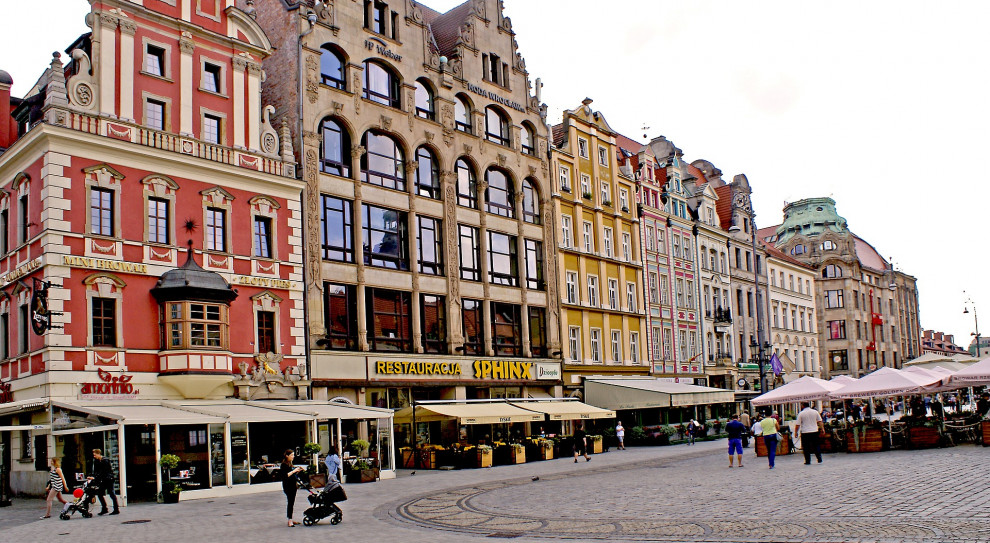 Na wrocławskim Rynku trwa protest restauratorów (fot. pixabay) Protest restauratorów: "Obostrzenia wykluczeniem dla naszej branży"