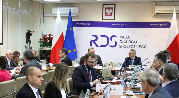 W obradach Rady Dialogu Społecznego znów będzie uczestniczyć Związek Przedsiębiorców i Pracodawców (fot. www.pip.gov.pl) Związek Przedsiębiorców i Pracodawców wraca do dialogu