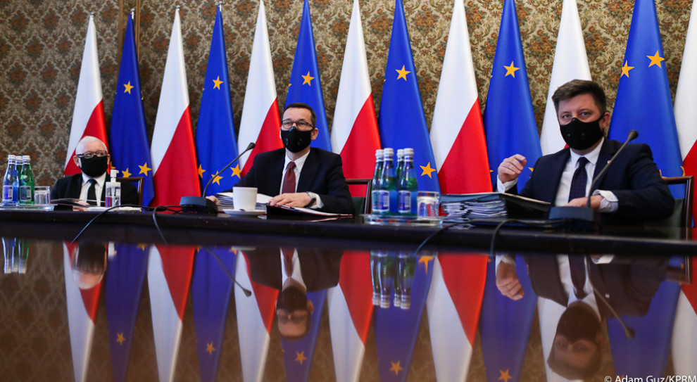 Posiedzenie Rady Ministrów pod przewodnictwem premiera Mateusza Morawieckiego (Fot. Twitter) Projekt ustawy o uznawaniu kwalifikacji zawodowych przyjęty