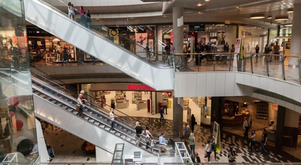 Od soboty 7 listopada w galeriach handlowych mogą być czynne jedynie sklepy spożywcze, apteki i drogerie (Fot. pixabay.com) ZPPHiU: w wymarłych galeriach handlowych stracą nawet sklepy spożywcze, apteki i drogerie
