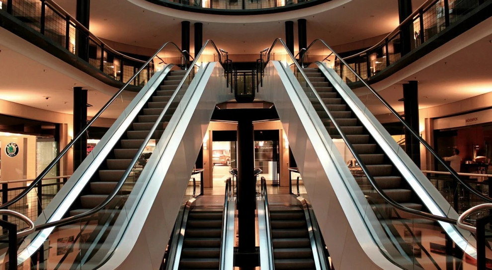 Odwiedzający galerie w czasie pandemii chętnie robili zakupy, ale zdecydowanie rzadziej korzystali z usług i rozrywek dostępnych w centrach handlowych (Fot. pixabay.com) CBRE: usługi i rozrywka w centrach handlowych straciły połowę obrotów