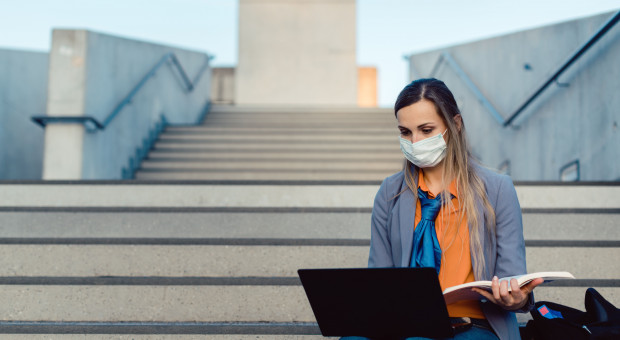 Celem studiów ma być wykształcenie specjalisty, który będzie potrafił uczynić interakcje między komputerami a ludźmi intuicyjne w obsłudze (fot. shutterstock) Politechnika Łódzka uruchomi nowy kierunek studiów. Pierwszy taki w Polsce