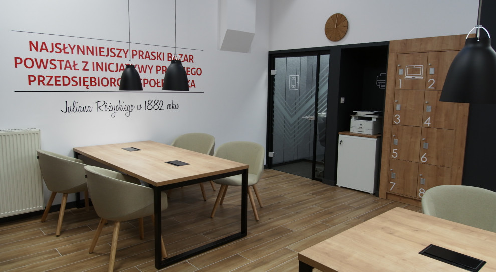 Nowo otwarte Work/Café na warszawskiej Pradze będzie sprzyjać efektywnej pracy zdalnej (Fot. mat. pras.) Santander otwiera kolejną kawiarnię coworkingową
