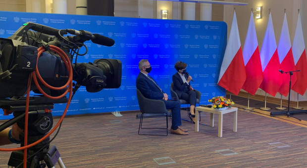 W Ministerstwie Rodziny i Polityki Społecznej odbyła się uroczystość z okazji Dnia Pracownika Socjalnego (fot. twitter.com/MRPiPS_GOV_PL) Maląg: Dzięki pracownikom OPS-ów możemy pomóc najbardziej potrzebującym