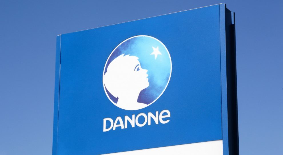 We Francji zwolnienia mają objąć od 400 do 500 osób, głównie dyrektorów i menedżerów fot. Shutterstock Danone zwolni do 2 tys. pracowników administracyjnych z powodu pandemii