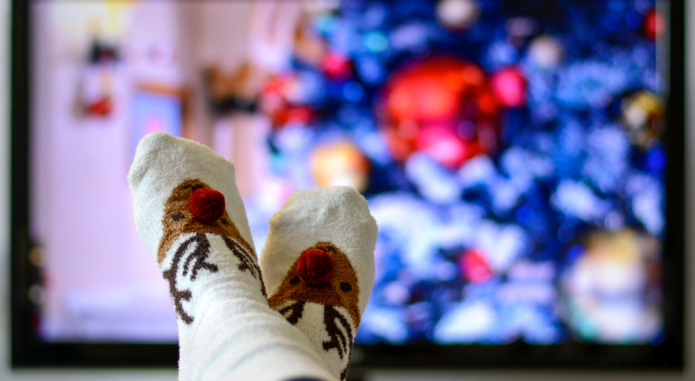 Za obejrzenie 25 filmów w ciągu 25 dni platforma zapłaci 2,5 tys. dolarów. (Fot. shutterstock) Jest kolejna praca marzeń. Płacą za oglądanie świątecznych filmów