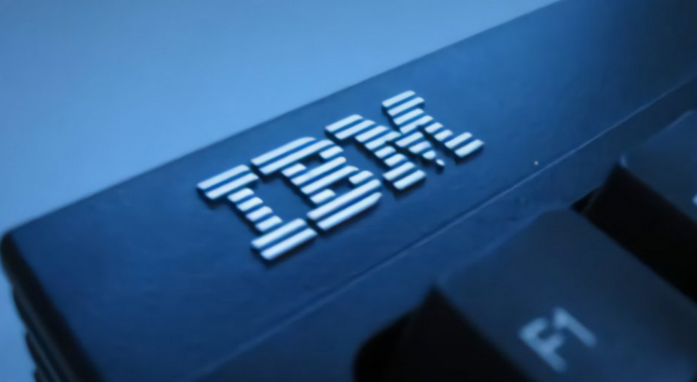 Ogółem od początku roku walory firmy straciły na wartości 8,6 proc. Fot. twitter.com/IBMNews IBM planuje zwolnienie 10 tys. pracowników w Europie