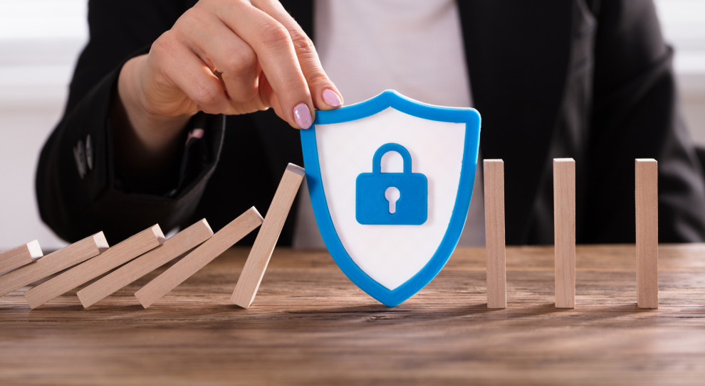 Branże najbardziej poturbowane w wyniku pierwszej fali będą miały duży problem żeby przetrwać (fot. shutterstock) FPP: Tarcza 2.0 nie uratuje firm dotkniętych kryzysem