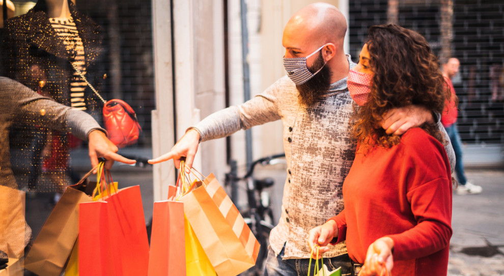 W Black Friday o ok. 25 proc. mniej osób w centrach handlowych (fot. shutterstock) Black Friday przyciągnął mniej klientów do galerii handlowych