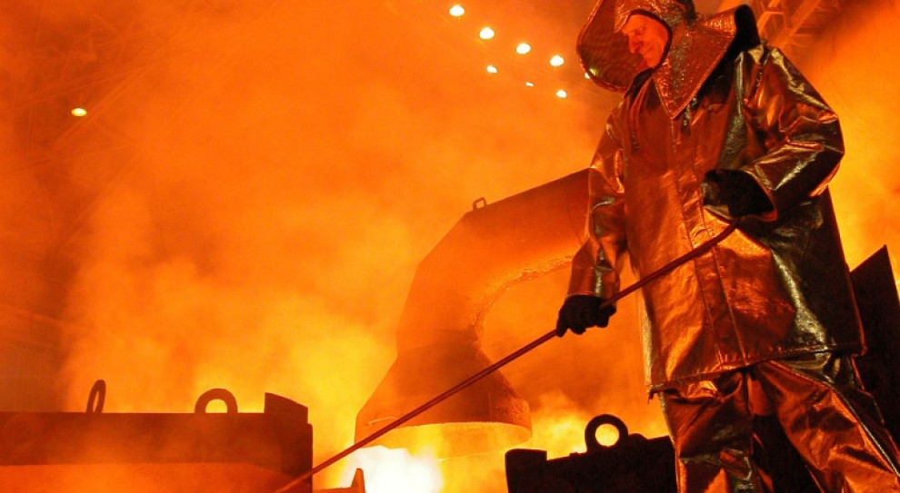 Koncerny stalowe szukają okazji do oszczędności w związku z kosztami, jakie będą musiały ponieść z powodu transformacji energetycznej (fot. PTWP) Zakłady hutnicze zbyt wielkie, żeby upaść