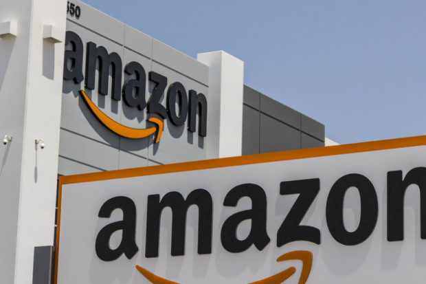 Śmierć pracownika w Amazon. "Niech w końcu ludzie przestaną tam umierać"
