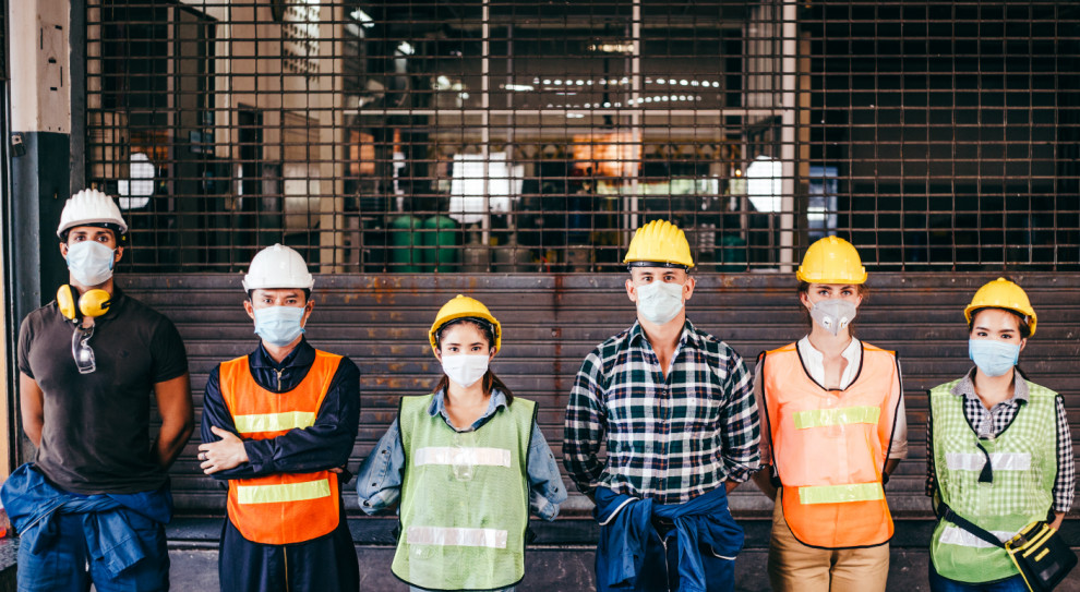 Analitycy Pekao napisali, że styczeń przyniósł spadek przeciętnego zatrudnienia w sektorze przedsiębiorstw o 14,5 tys. (fot. shutterstock) Pekao: do poprawy sytuacji epidemicznej rynek pracy nie ma potencjału do większego odbicia