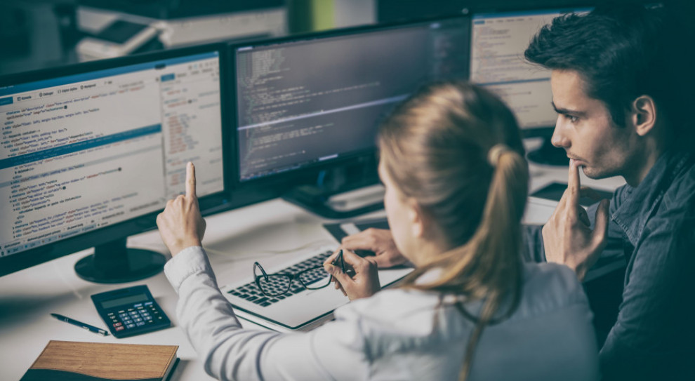 Reprezentacja kobiet w zawodach STEM jest znacznie niższa niż w pozostałych profesjach (Fot. Shutterstock) Wciąż brakuje kobiet w STEM. Problem gender gap jest nadal widoczny
