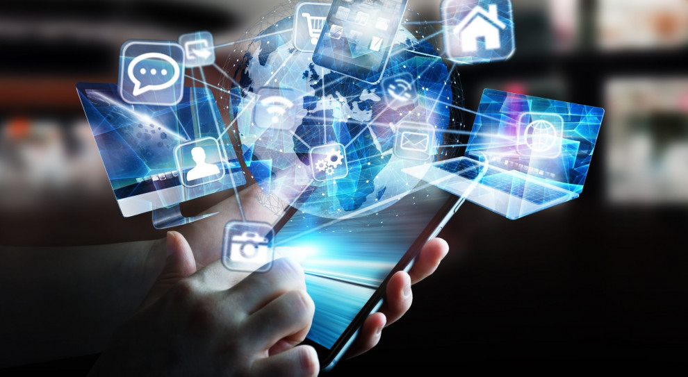 Cyfrowa transformacja pozwala nie tylko na dynamiczny rozwój, ale i zwiększenie odporności przedsiębiorstw na szereg ryzyk (fot. shutterstock) Firmy chcą inwestować w internet rzeczy i sztuczną inteligencję
