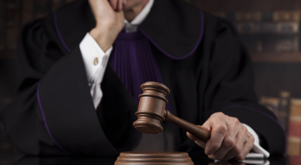 Michał Woś zgłasza do prokuratury rektora WUM (fot. shutterstock) Woś: Zgłaszamy rektora WUM do prokuratury. Za te Jandy i Millera