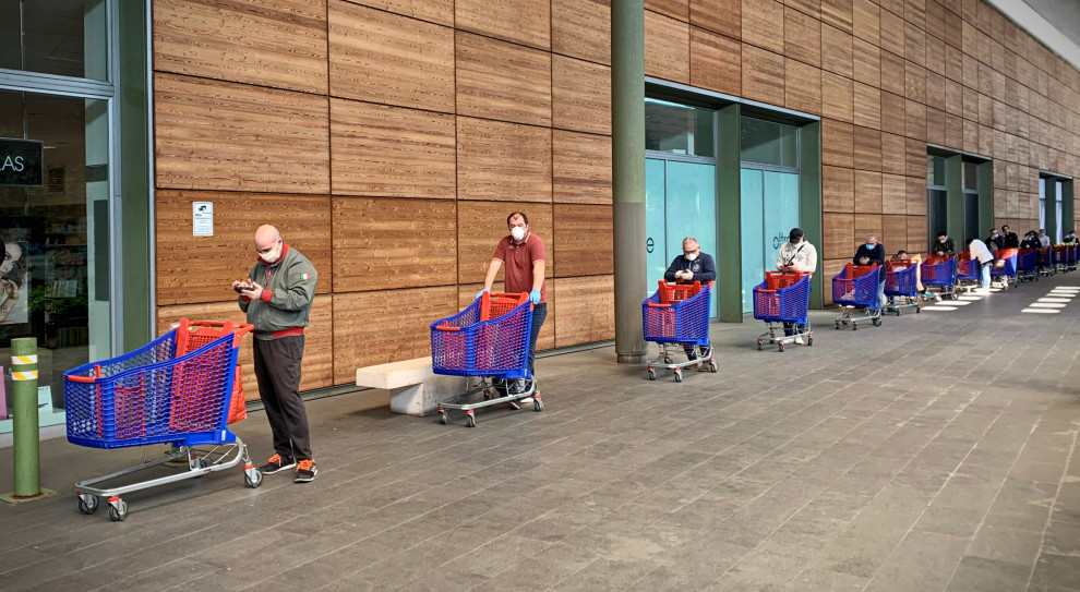 To czy otwarte zostaną galerie handlowe, hotele, będzie analizowane w najbliższych dniach (fot. shutterstock) Gowin: Będę rekomendował uwolnienie handlu od 18 stycznia