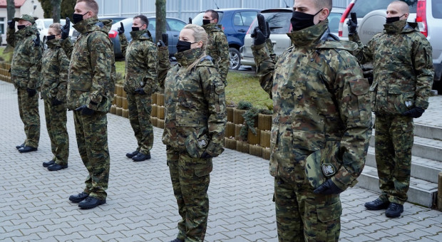 Nowi funkcjonariusze złożyli przysięgę w piątek, 8 stycznia (fot. BiOSG) Podkarpackie: 15 nowych strażników granicznych