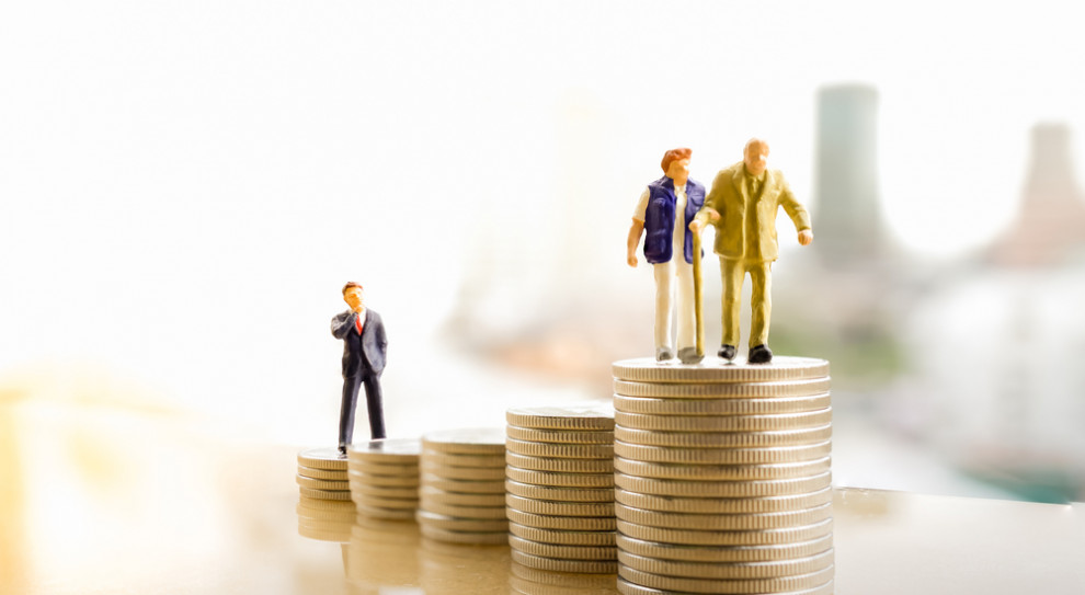 40 proc. Polaków przyznało, że boi się momentu przejścia na emeryturę (Fot. Shutterstock) Praca na emeryturze? Polacy liczą się z tym, że będą musieli dorabiać