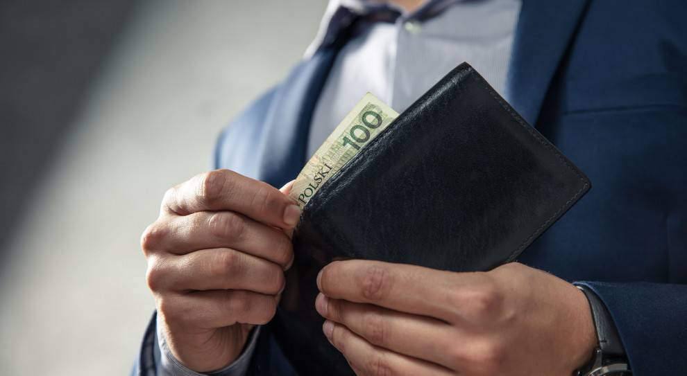Skala wypłat była wyższa niż w poprzednich latach (fot. shutterstock) Credit Agricole: Najsilniejszy wzrost realnych wynagrodzeń od lipca 2019