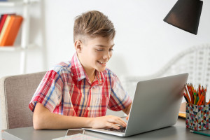 PKP Energetyka dofinansuje 500 komputerów dla dzieci pracowników