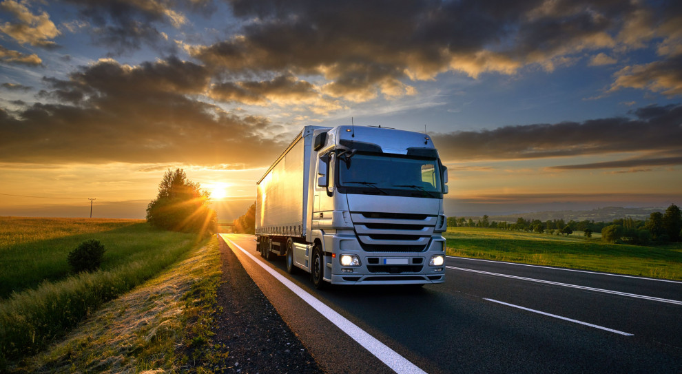 Antidotum na straty spółek transportowych może być prawidłowe zarządzanie dostawami (fot. shutterstock) Firmy transportowe walczą z "jeżdżeniem na pusto"