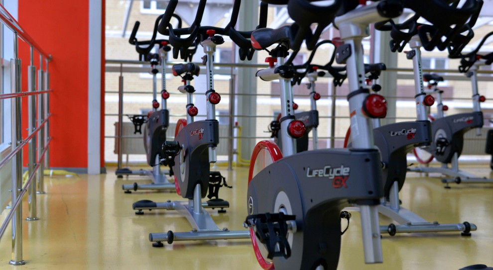 Centra i kluby fitness oraz siłownie rozpoczynają 2021 r. z zadłużeniem przekraczającym 7,7 mln zł. Natomiast zaległości trenerów i instruktorów sportowych sięgają 6,4 mln zł (fot. pixabay) Długi klubów fitness i siłowni przekroczyły 14 mln zł