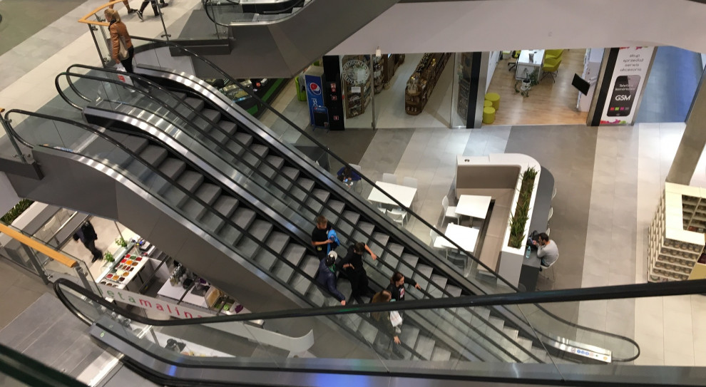 Wiele małych butików i restauracji stoi na krawędzi bankructwa. (fot. pixabay) POHiD: Otwarcie galerii handlowych umożliwi stopniowe odrabianie strat
